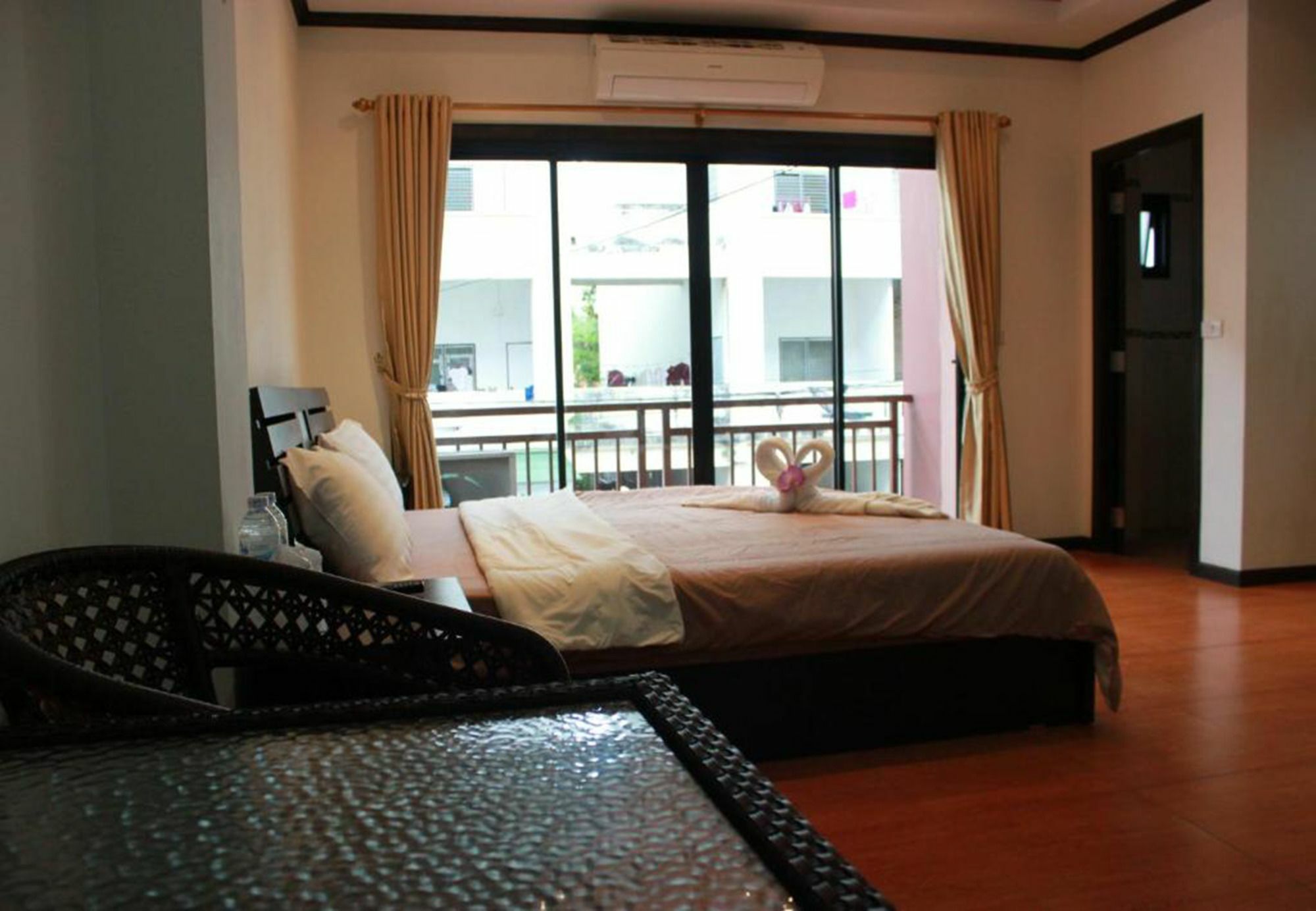 K&J Apartment Ban Nong Tabaek Екстериор снимка